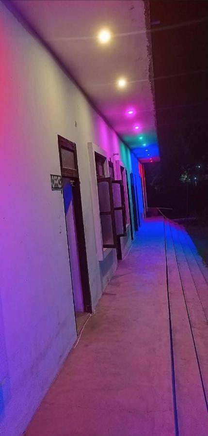 Kushinagar Kamla Guest House מראה חיצוני תמונה